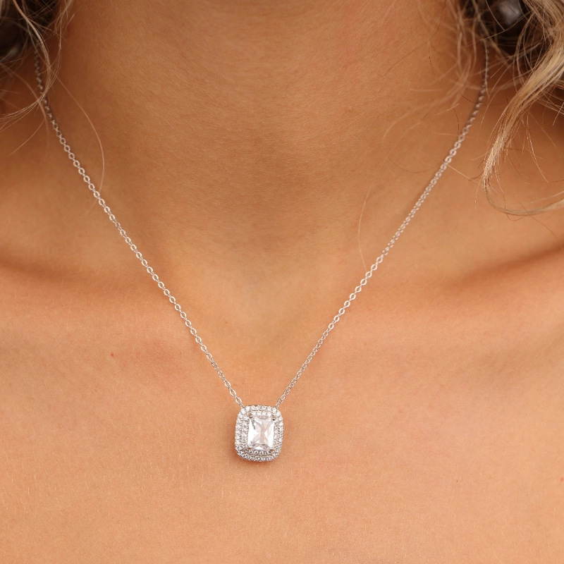10691silver-necklaces.webp שרשרת כסף תליון סוליטר מלבן משובץ – תמונה 1
