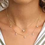 ⁦שרשרת כסף JETEM 2 שורות , שורה אחת עם תליוני טיפות קטנים שורה שניה עם תליון טיפה⁩ – תמונה ⁦3⁩